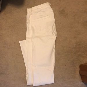 White skinny jeans
